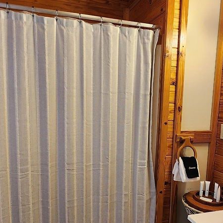 Cuddles, 1 Bedroom Studio, Walk To Downtown And Hiking Trails! Gatlinburg Exterior photo