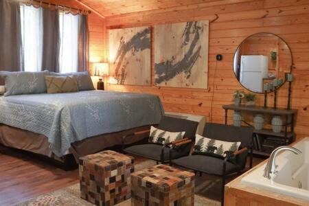 Cuddles, 1 Bedroom Studio, Walk To Downtown And Hiking Trails! Gatlinburg Exterior photo