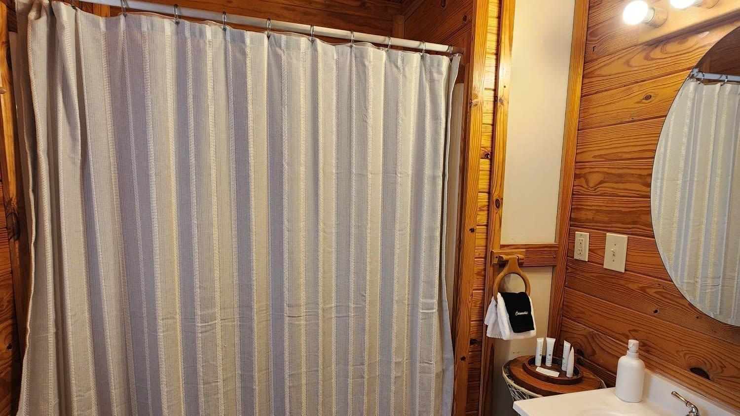 Cuddles, 1 Bedroom Studio, Walk To Downtown And Hiking Trails! Gatlinburg Exterior photo