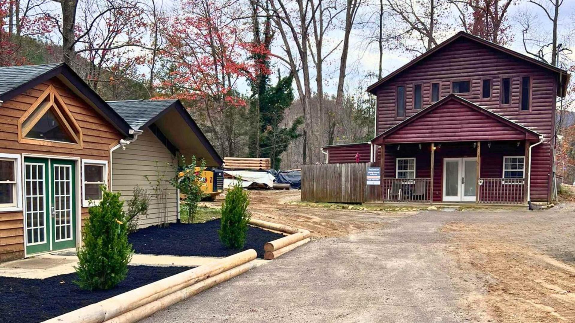 Cuddles, 1 Bedroom Studio, Walk To Downtown And Hiking Trails! Gatlinburg Exterior photo